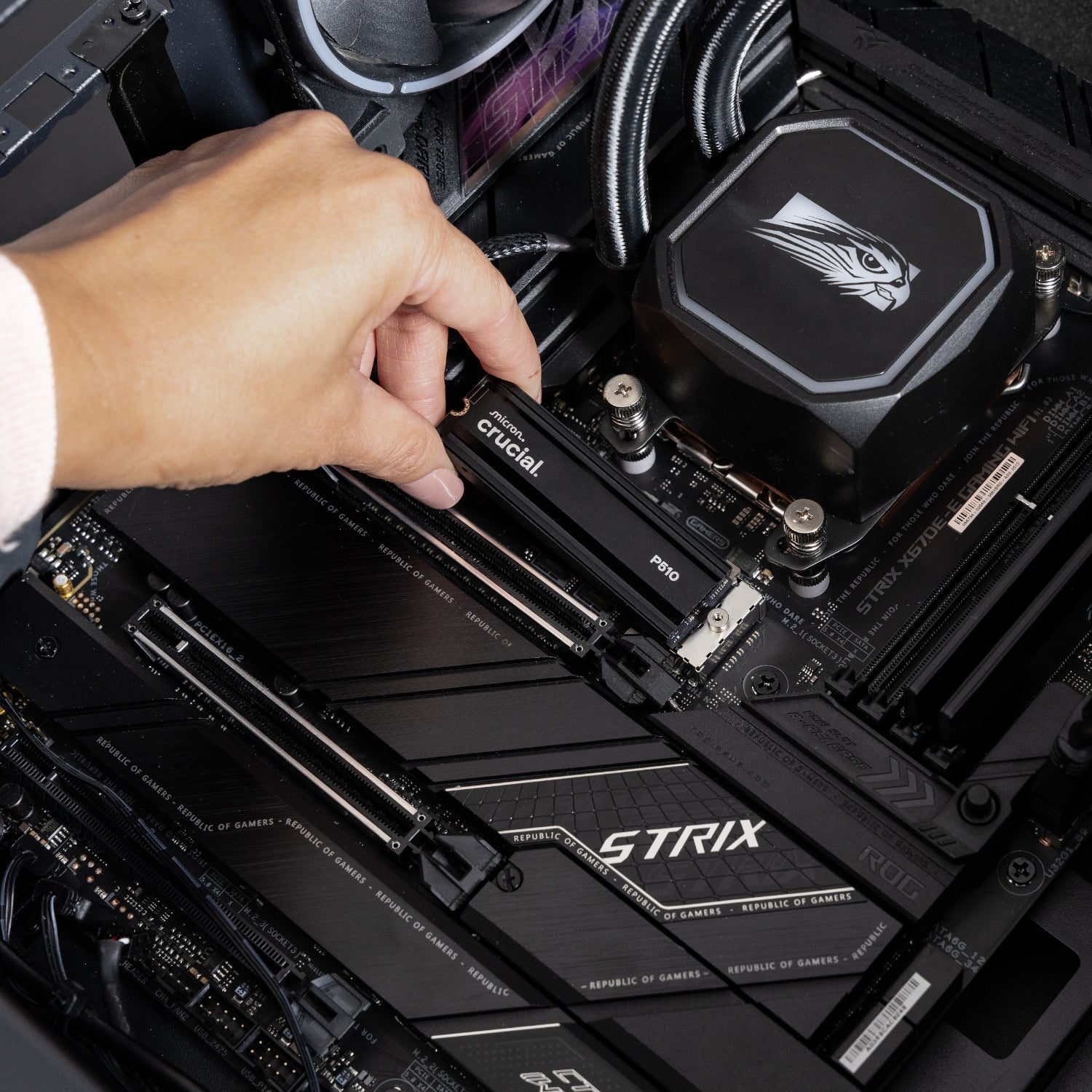 Crucial P510 1TB M.2 Gen5 with Heatsink NVMe 3D NAND SSD | dynacor.co.za