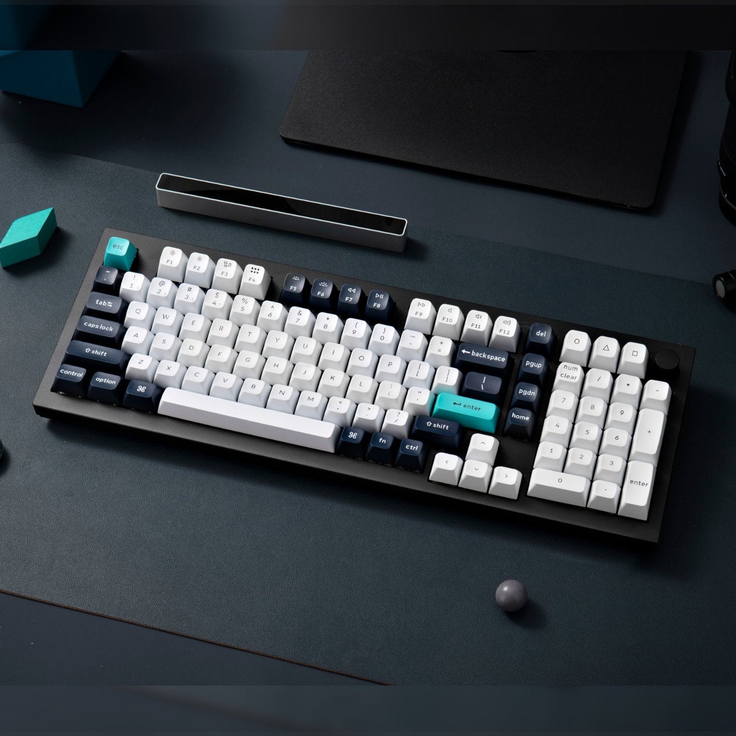 Keychron Q5 Max QMK/VIA Full-size Wireless Custom Mechanical Keyboard (Banana Switches) - Carbon Black | dynacor.co.za